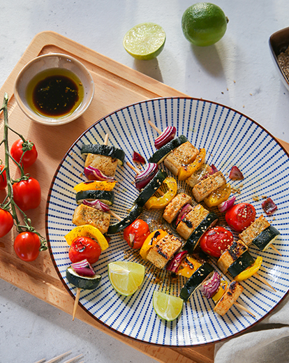 Gegrilltes Gemüse auf einem Spieß